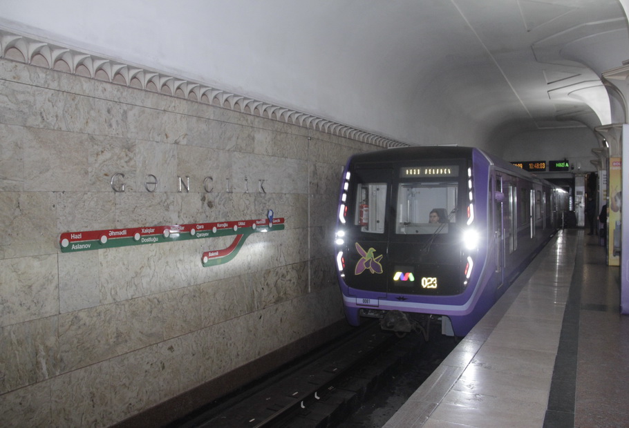 Как Бакинский метрополитен готовится к наплыву пассажиров перед началом учебного года?
