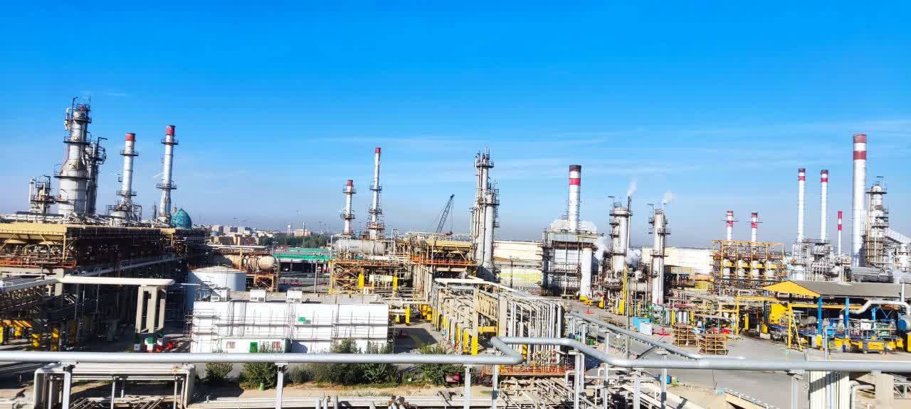 Иранский нефтеперерабатывающий завод "Тегеран" продолжает свою деятельность