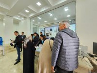 На избирательном участке №19 в городе Ташкент активно проходит голосование на парламентских выборах Узбекистана (ФОТО)