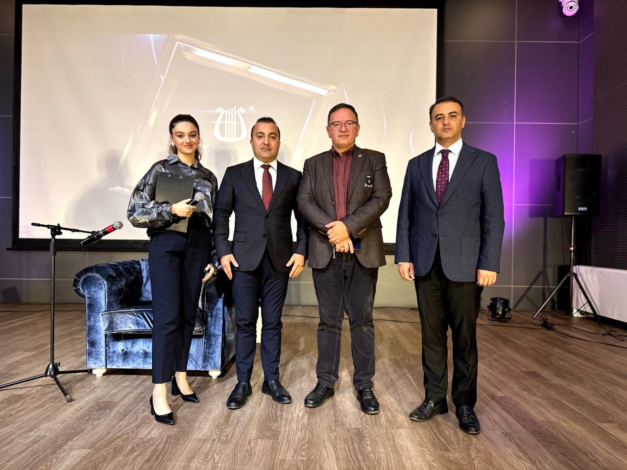 Композитор Вугар Джамалзаде стал гостем проекта "Лицом к лицу" (ФОТО)