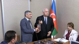 В Гяндже состоялась презентация книги "Сладкие жемчужины Западного Азербайджана" (ФОТО)