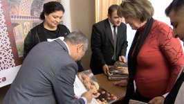 В Гяндже состоялась презентация книги "Сладкие жемчужины Западного Азербайджана" (ФОТО)