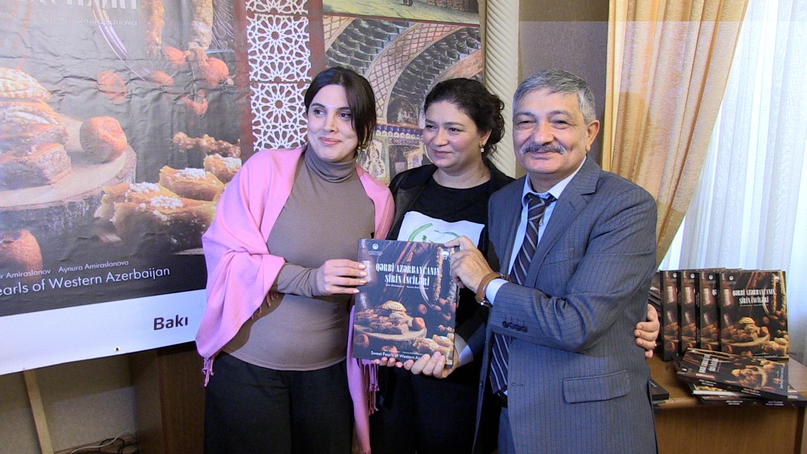 В Гяндже состоялась презентация книги "Сладкие жемчужины Западного Азербайджана" (ФОТО)