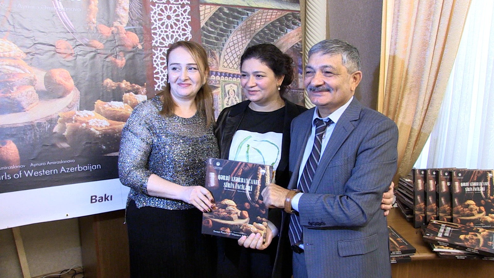 В Гяндже состоялась презентация книги "Сладкие жемчужины Западного Азербайджана" (ФОТО)