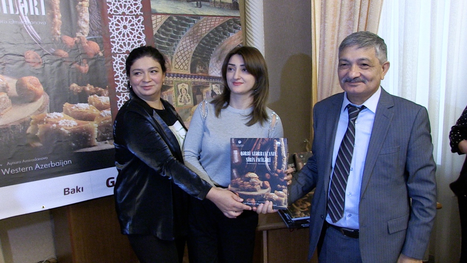 В Гяндже состоялась презентация книги "Сладкие жемчужины Западного Азербайджана" (ФОТО)