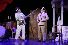 В Баку с большим успехом состоялась премьера спектакля "Чеховское ружье" с элементами хоррора (ФОТО)