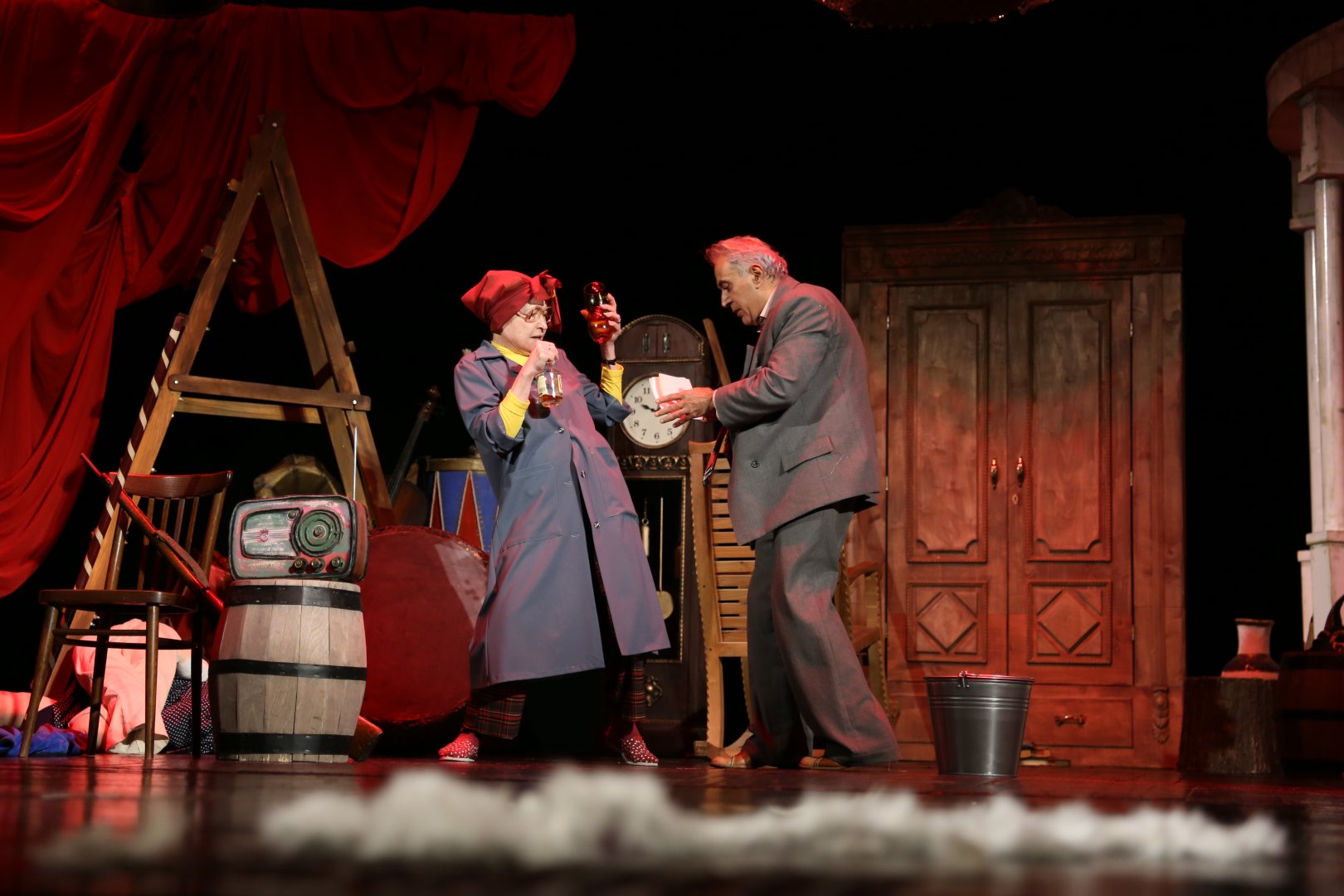 В Баку с большим успехом состоялась премьера спектакля "Чеховское ружье" с элементами хоррора (ФОТО)