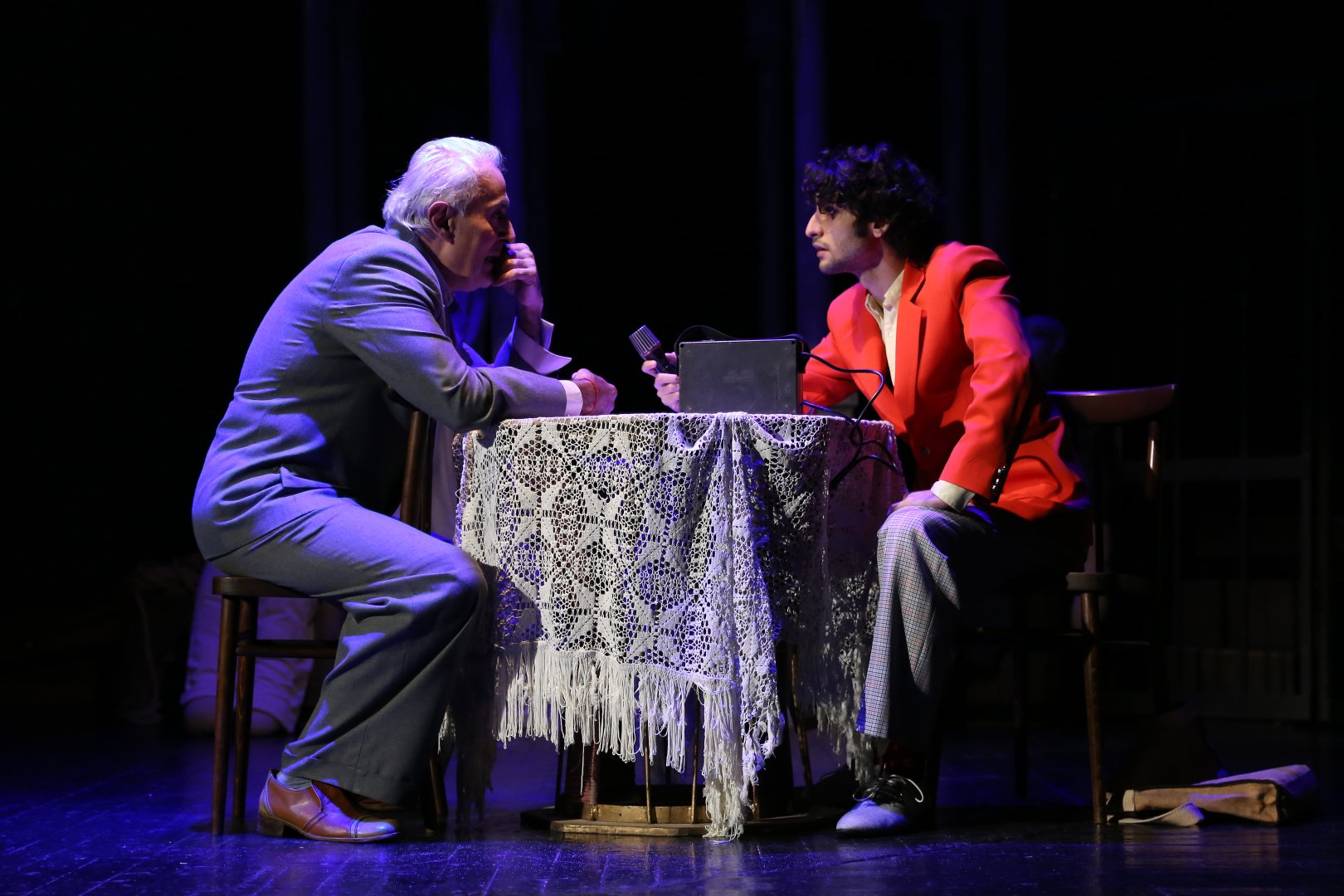 В Баку с большим успехом состоялась премьера спектакля "Чеховское ружье" с элементами хоррора (ФОТО)