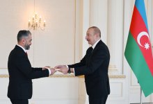 Президент Ильхам Алиев принял верительные грамоты новоназначенного посла Албании в Азербайджане (ФОТО/ВИДЕО)