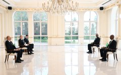 Президент Ильхам Алиев принял верительные грамоты новоназначенного посла Руанды в Азербайджане (ФОТО/ВИДЕО)