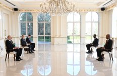 Президент Ильхам Алиев принял верительные грамоты новоназначенного посла Сомали в Азербайджане (ФОТО/ВИДЕО)