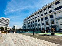 Кадры с территории перед станцией метро «28 Мая» в Баку после реконструкции  (ФОТОРЕПОРТАЖ)