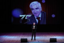 Потрясающий юбилей Ильхама Намига Кямала – Мастер сцены в окружении красавиц (ВИДЕО, ФОТО)