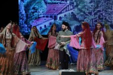 Потрясающий юбилей Ильхама Намига Кямала – Мастер сцены в окружении красавиц (ВИДЕО, ФОТО)