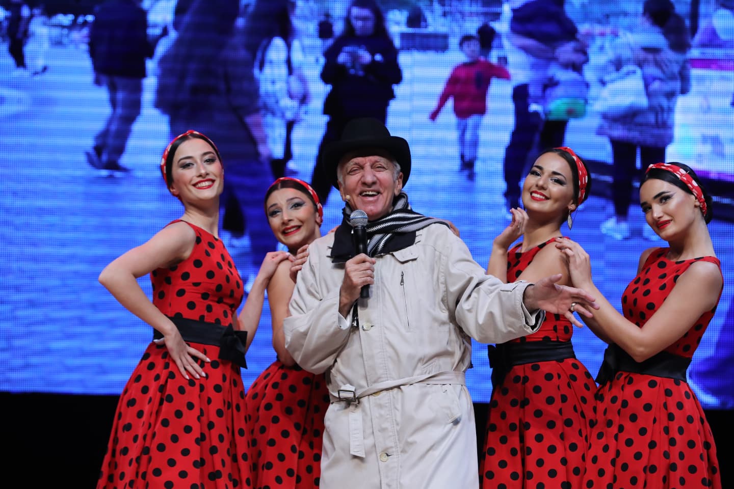 Потрясающий юбилей Ильхама Намига Кямала – Мастер сцены в окружении красавиц (ВИДЕО, ФОТО)