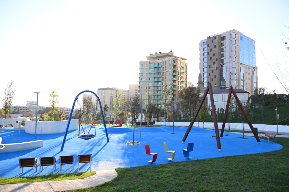 Президент Ильхам Алиев принял участие в открытии третьей части Центрального парка в Баку (ФОТО/ВИДЕО)