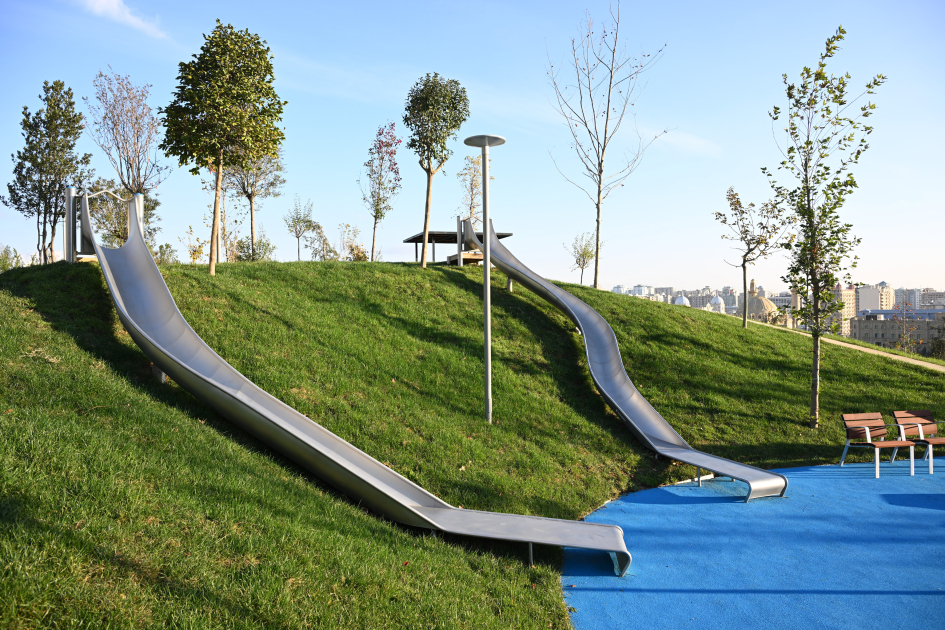 Президент Ильхам Алиев принял участие в открытии третьей части Центрального парка в Баку (ФОТО/ВИДЕО)