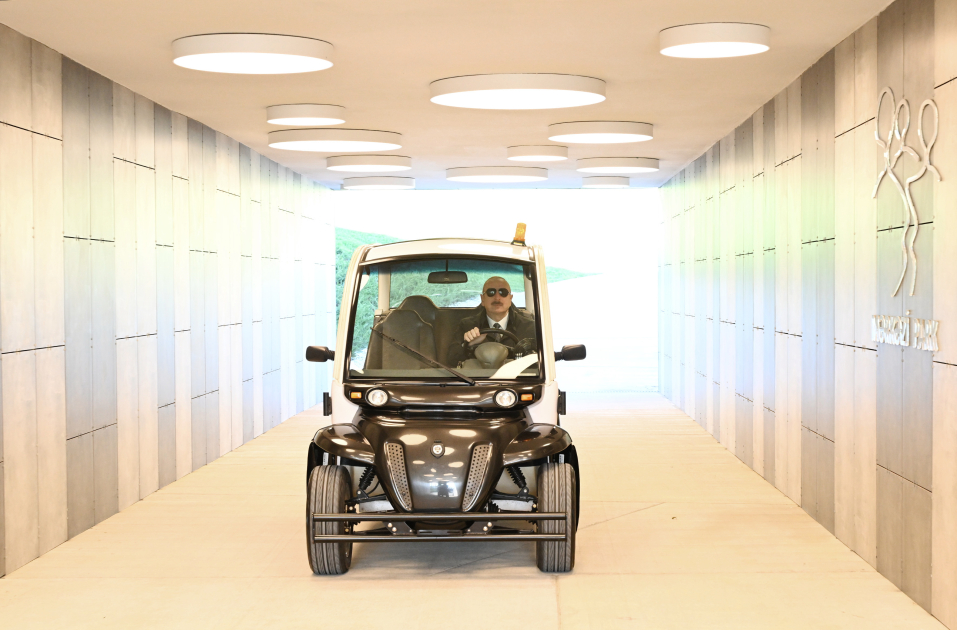 Президент Ильхам Алиев принял участие в открытии третьей части Центрального парка в Баку (ФОТО/ВИДЕО)