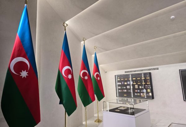 Путешествие в историю Государственного флага Азербайджана  (Фотосессия)