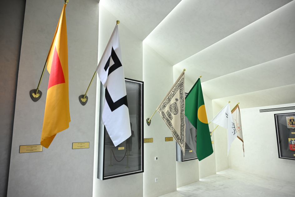 Президент Ильхам Алиев побывал на Площади Государственного флага в Баку, поднял трехцветный флаг Азербайджана (ФОТО/ВИДЕО)