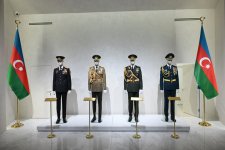 Президент Ильхам Алиев побывал на Площади Государственного флага в Баку, поднял трехцветный флаг Азербайджана (ФОТО/ВИДЕО)