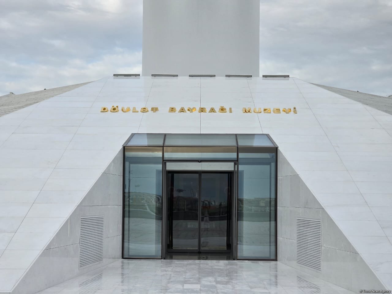 Путешествие в историю Государственного флага Азербайджана  (Фотосессия)