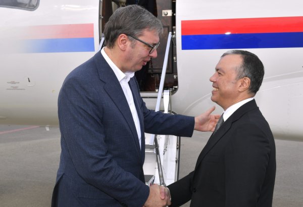 Президент Сербии прибыл с визитом в Азербайджан