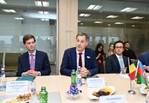 Премьер-министр Бельгии посетил Бакинский порт (ФОТО)