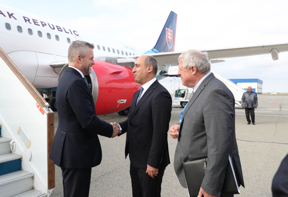 Президент Словакии прибыл с визитом в Азербайджан (ФОТО)