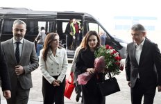 Председатель парламента Албании прибыла с визитом в Азербайджан (ФОТО)