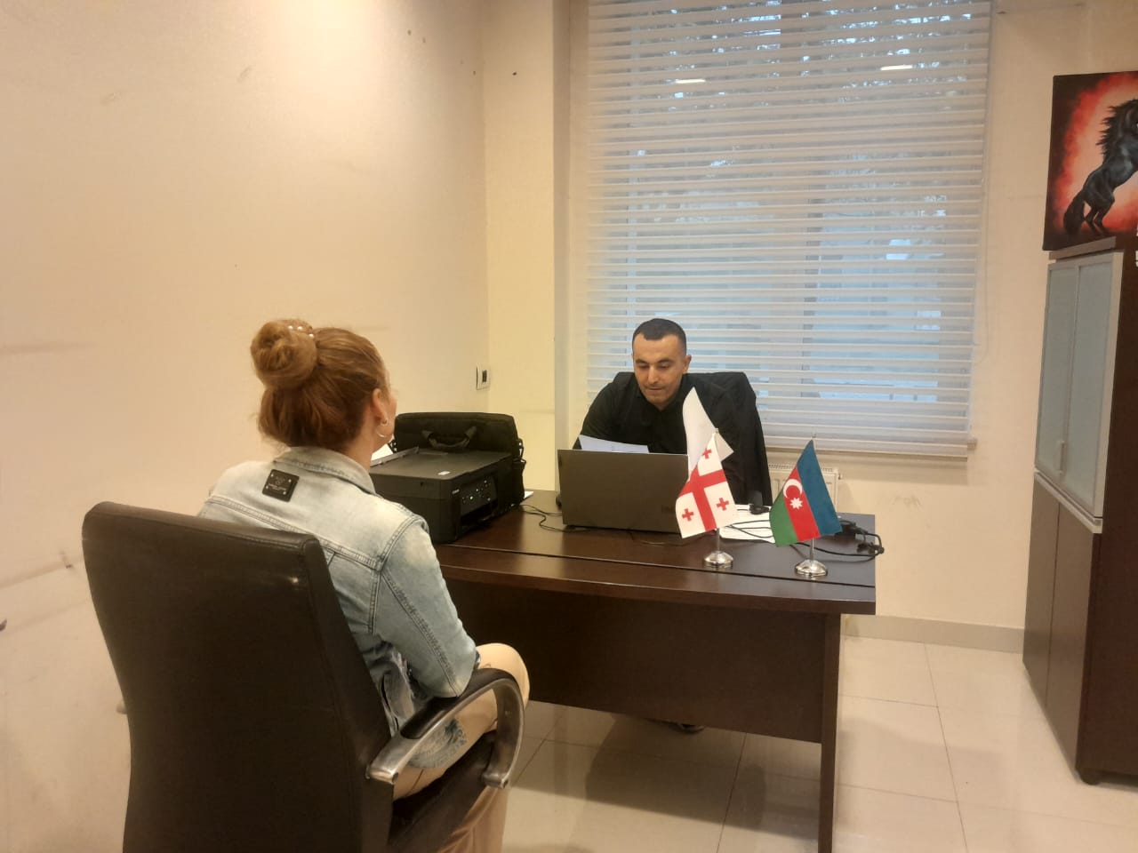 В Марнеули продолжается оказание безвозмездной юридической помощи гражданам (ФОТО)