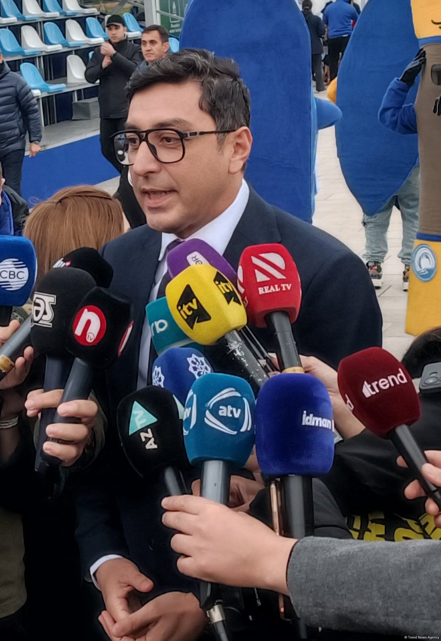 В акватории Бакинского бульвара прошел международный заплыв на байдарках и каноэ в поддержку COP29 (ФОТО)