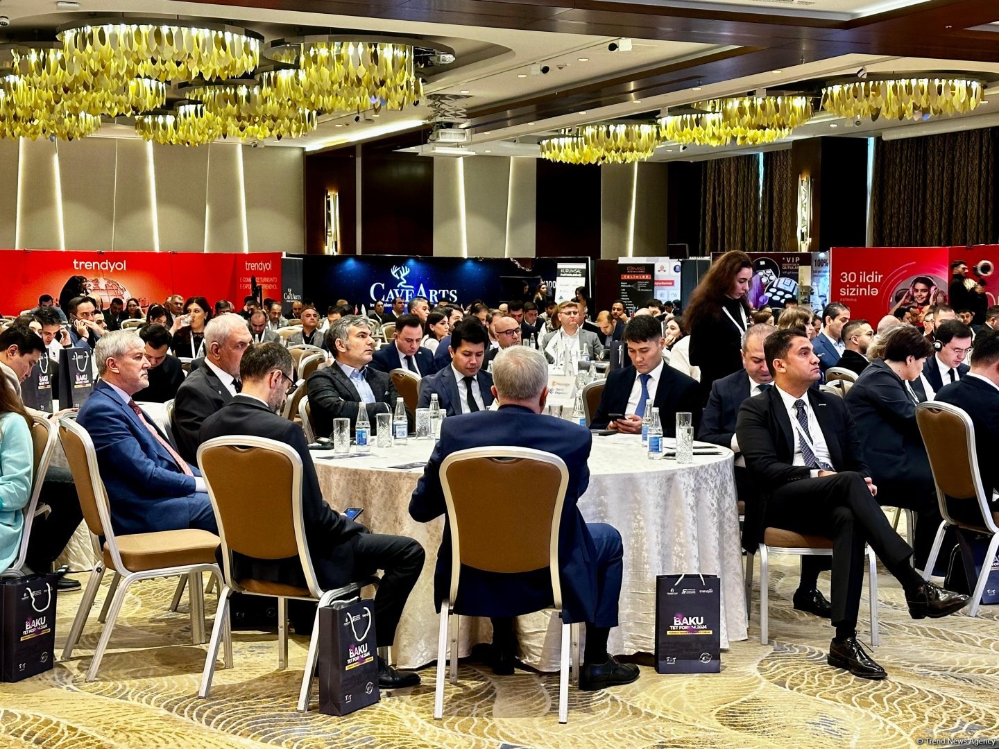 В Азербайджане впервые состоялся форум электронной коммерции и экспорта Turan (ФОТО)