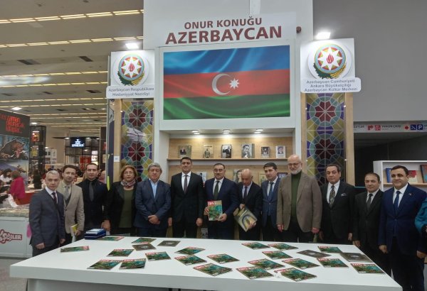 Азербайджан представлен на XXI Анкаринской международной книжной выставке  (ФОТО)
