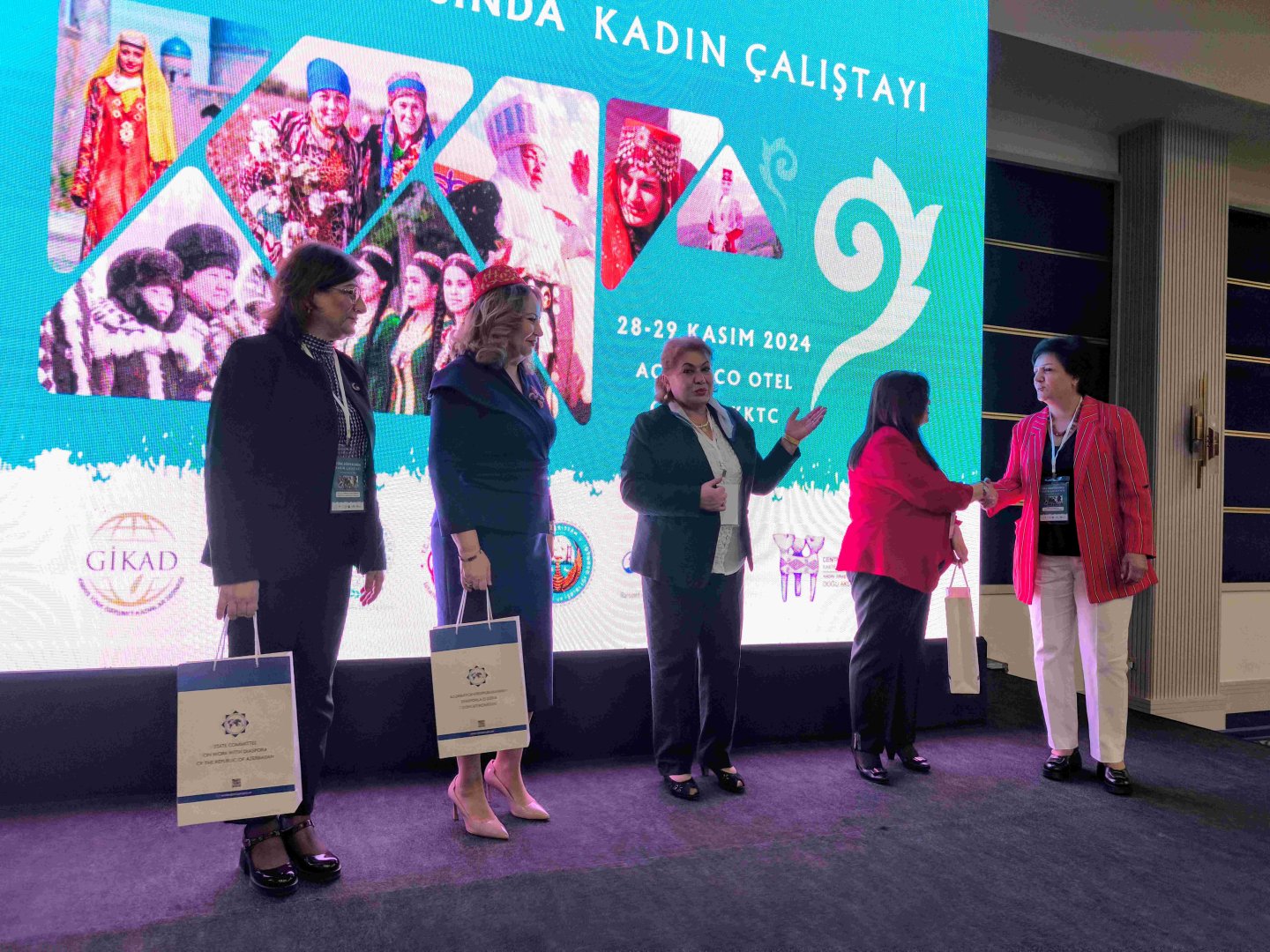 Азербайджан был представлен на симпозиуме "Женщина в тюркском мире"  (ФОТО)