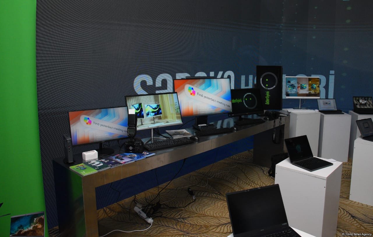 Завершился первый день Международного банковского форума в Баку (ФОТО)