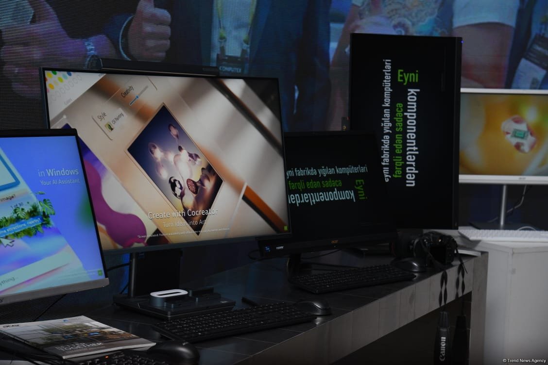 Завершился первый день Международного банковского форума в Баку (ФОТО)