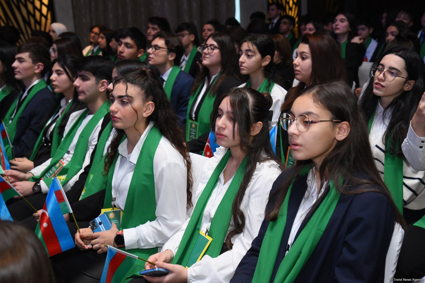 В Баку состоялся VI Общереспубликанский форум азербайджанских детей (ФОТО)