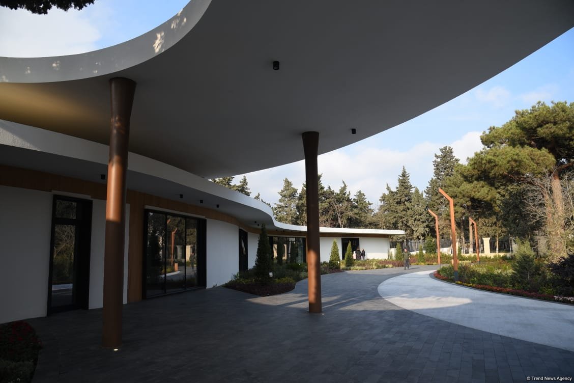 90-летний фонд природы в Баку - Фоторепортаж из Центрального ботанического сада