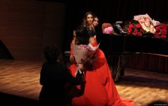 Инара Бабаева выступила с концертом в честь 100-летия Соны Аслановой – презентована книга (ФОТО)