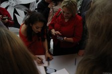 Инара Бабаева выступила с концертом в честь 100-летия Соны Аслановой – презентована книга (ФОТО)