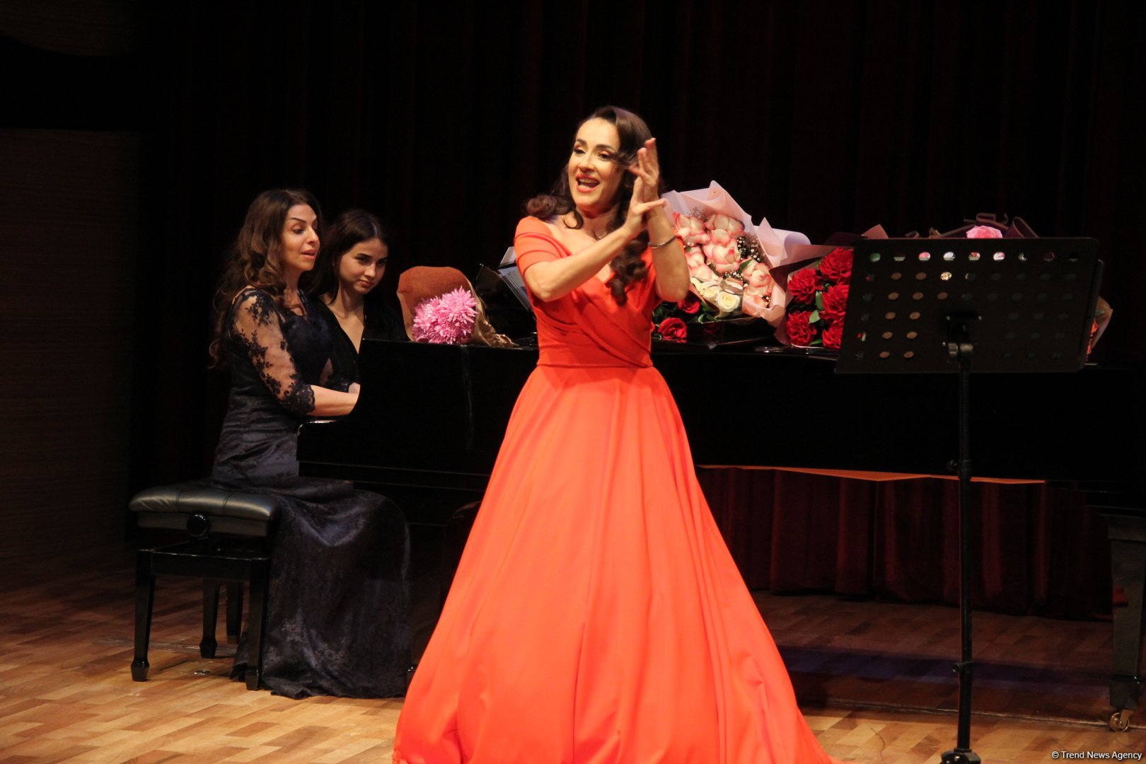Инара Бабаева выступила с концертом в честь 100-летия Соны Аслановой – презентована книга (ФОТО)