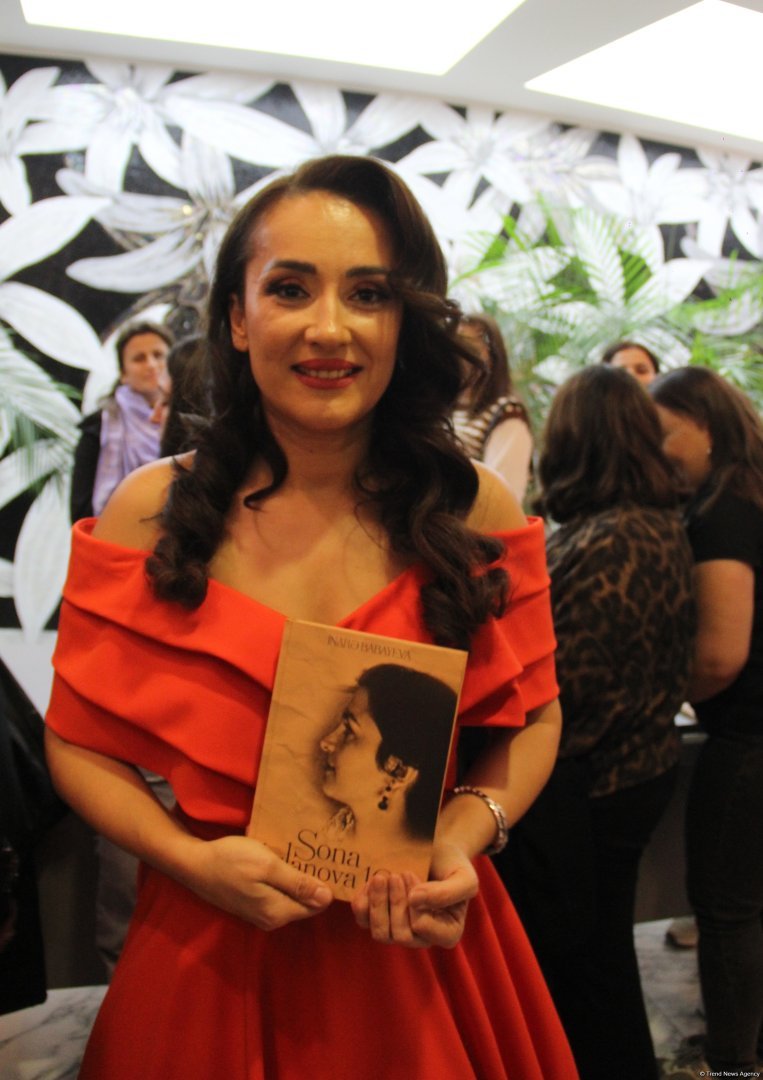 Инара Бабаева выступила с концертом в честь 100-летия Соны Аслановой – презентована книга (ФОТО)