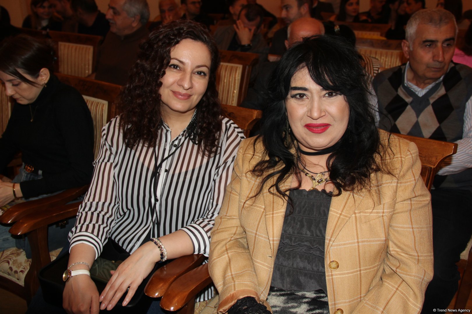 Потрясающие красочные пейзажи Баку в работах Исы Мамедова (ФОТО)