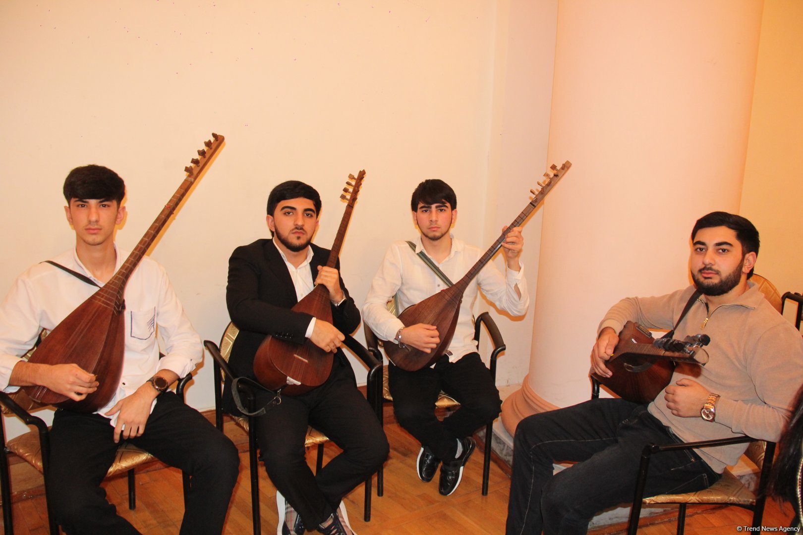 Потрясающие красочные пейзажи Баку в работах Исы Мамедова (ФОТО)