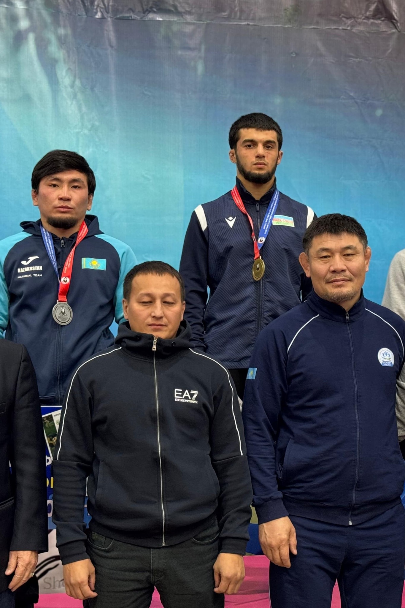 Азербайджанские борцы завоевали две золотые медали на соревнованиях в Казахстане (ФОТО)