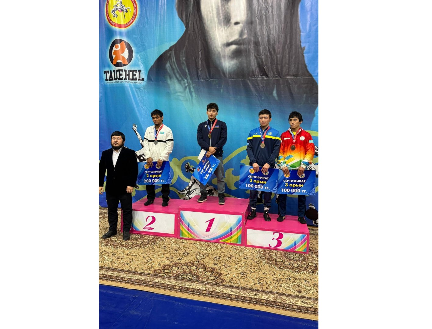 Азербайджанские борцы завоевали две золотые медали на соревнованиях в Казахстане (ФОТО)