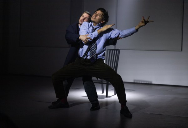 В YARAT представлен пластический спектакль под названием "Наедине с собой" (ФОТО)