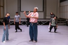 В YARAT представлен пластический спектакль под названием "Наедине с собой" (ФОТО)