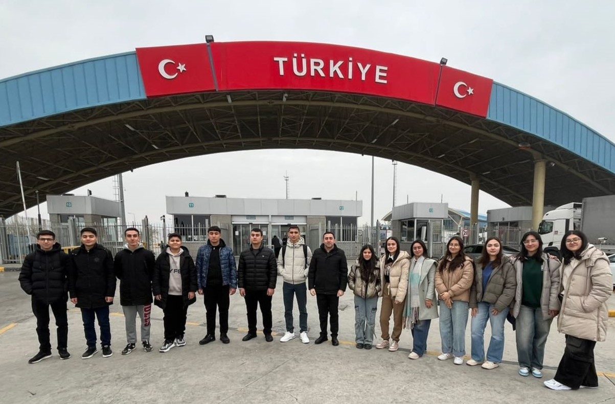 Азербайджанские и турецкие школьники посетили город Чанаккале (ФОТО)